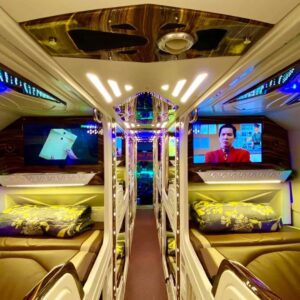 Bang Phan Bus Royal Cabin Hanoi to Ha Giang